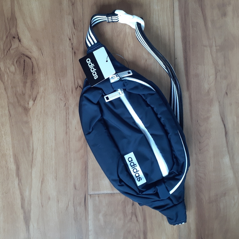 Adidas Core Waist Pack NWT - Picture 2 of 9